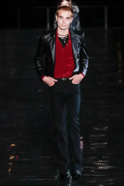 Look 24